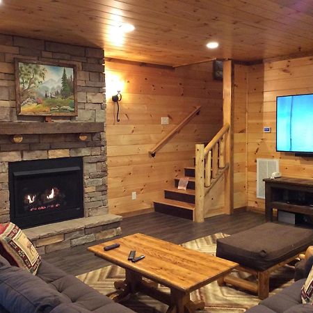 Ridge View Lodge Nature And Mountain View - Hot Tub - Firepit - Yard - Games Gatlinburg Kültér fotó