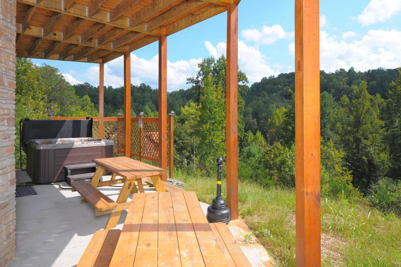 Ridge View Lodge Nature And Mountain View - Hot Tub - Firepit - Yard - Games Gatlinburg Kültér fotó